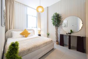 1BR Wanderlust Apartment by Blue Cloud Holidays