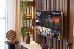 1BR Wanderlust Apartment by Blue Cloud Holidays