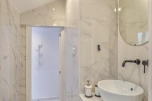 Atenea Deluxe Apartment