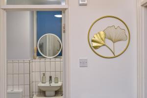 Modern 2-Bed NW London Near Camden - Great Location & Transport