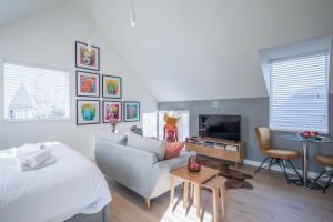 Beautiful Central Apt With Parking