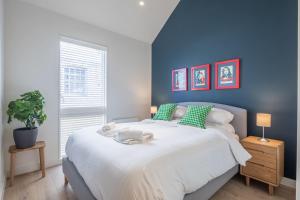 Superb Central Apt With Parking