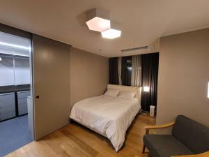 Gangnam Tower Palace 2 rooms 2 baths Long-term available