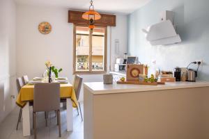 Under the Lemon Tree img40