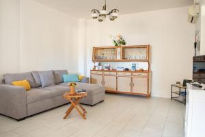 Under the Lemon Tree img43