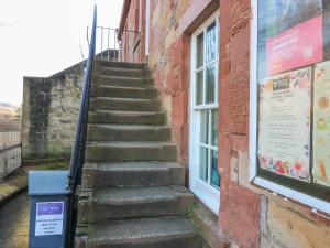 Pear Cottage - Priorwood Garden