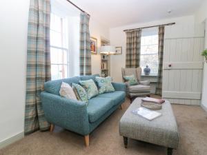 Pear Cottage - Priorwood Garden