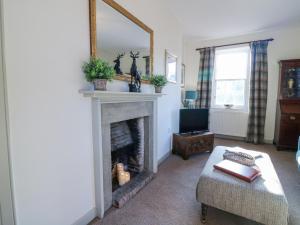 Pear Cottage - Priorwood Garden