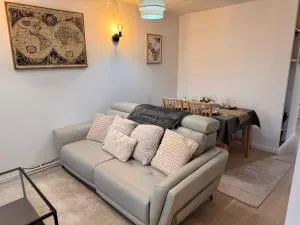 Slough Stays Home, Free Parking - Berkshire - 塔普洛