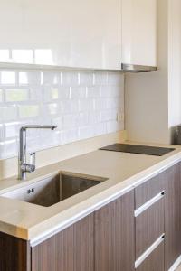 Tambuli Seaside Living 2BR- sea vieww