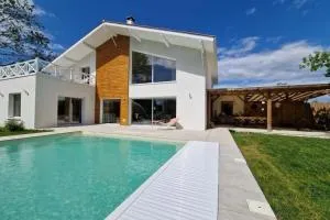 VILLA HELIOSEA, piscine chauffée, jacuzzi, terrain de pétanque - Léon