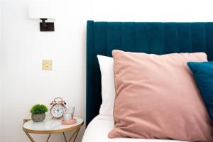 5 min walk to beach with parking and private sauna