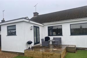 Pet-Friendly - 2 Bedrooms Bungalow hot tub parking