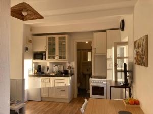 Appartement vue mer Menton vieille ville