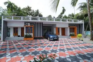 Lake of Alsima Beauty of Ashtamudi Lake - Коллам