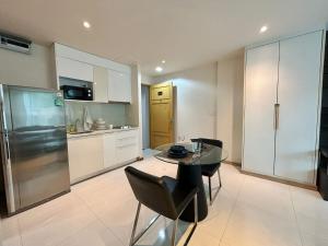 1 bedroom walk to Kalim