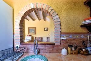 Cortijo Los Alazores, authentic cortijo with private pool