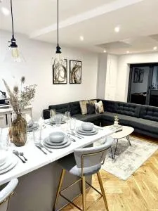 Prime Location 4-Bed Home in Croydon with Parking - Banstead