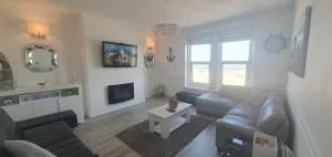 3 Harbour Views - Rhos-on-Sea