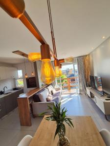 Casa no segundo andar na Praia da Cal com ar e sacada