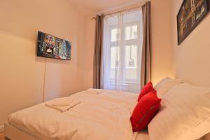 Spacious apartment in the center of Prague