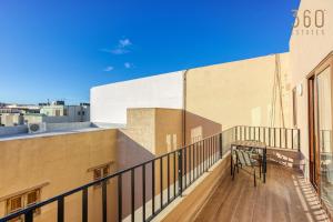 Bright 2BR home with private terrace in St Julians by 360 Estates
