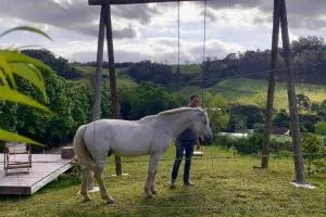 Chalé Sunset com Hidro, lareira, piscina, cavalo, trilha, tiro ao alvo - 卡洛斯-巴尔博萨