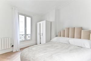 Modern apartment Paris Moulin Rouge