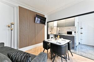 Modern apartment Paris Moulin Rouge