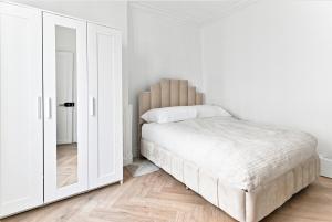 Modern apartment Paris Moulin Rouge