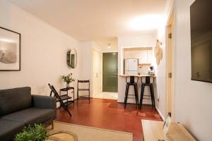 Modern Apartment Las Condes Perfect for Couples