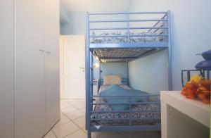 254 - Appartamento trilocale al 1 piano a Marcelli terrazzo vista mare, climatizzato SPIAGGIA INCLUSA