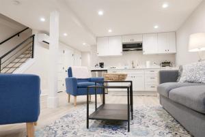 Beautiful & Modern-near Subway Parking