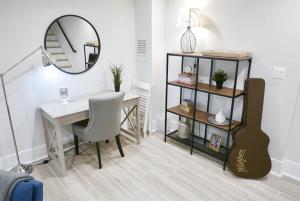 Beautiful & Modern-near Subway Parking