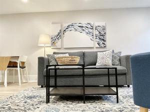 Beautiful & Modern-near Subway Parking