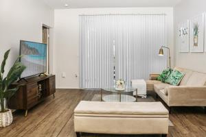 Luxe Marina Del Rey Apartment,Parking, Gym, Pool, jacuzzi,BBQ