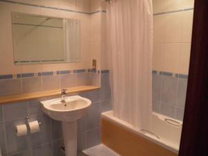 Standard Double Room room in Sky Lodge Perth