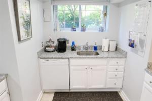 Trendy Apt in Bloomingdale - Parking