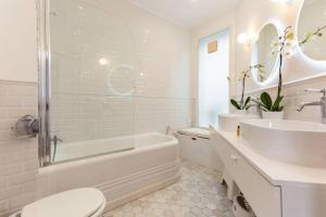 Maison Josephine Stunning Apartment Champs-Elysees 3 bedrooms