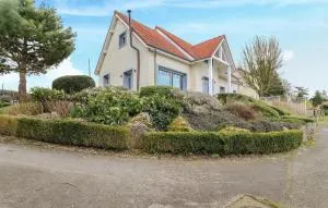 4 Bedroom Awesome Home In Romeries - Gommegnies