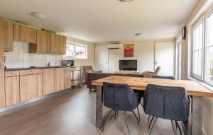 Awesome Home In Wagenborgen With Wifi