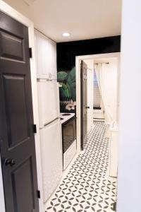 Charming and Historic Apartment in Capitol Hill