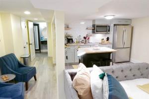 Cozy Industrial Bijou Studio with parking