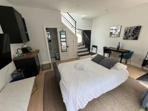 Curious Carriage Rooftop in Shaw