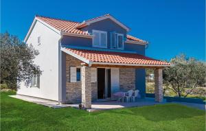 3 Bedroom Stunning Home In Tkon