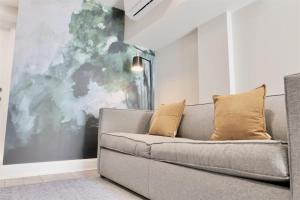 Darling Apartment in Capitol Hill - TWO min to Metro