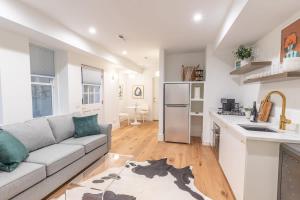 Delightful Apt in the Heart of Dupont