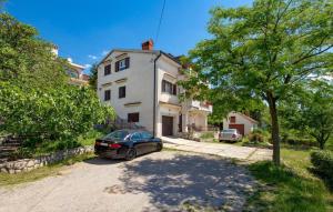 Gorgeous Apartment In Rijeka 