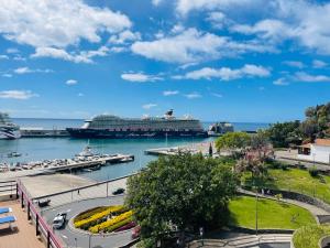 Center Marina view Purple Studio - 3hvězdičkové hotely ve městě Funchal