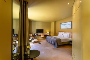 Deluxe Double or Twin Room with River View room in Pestana Palácio do Freixo Pousada & National Monument - The Leading Hotels of the World